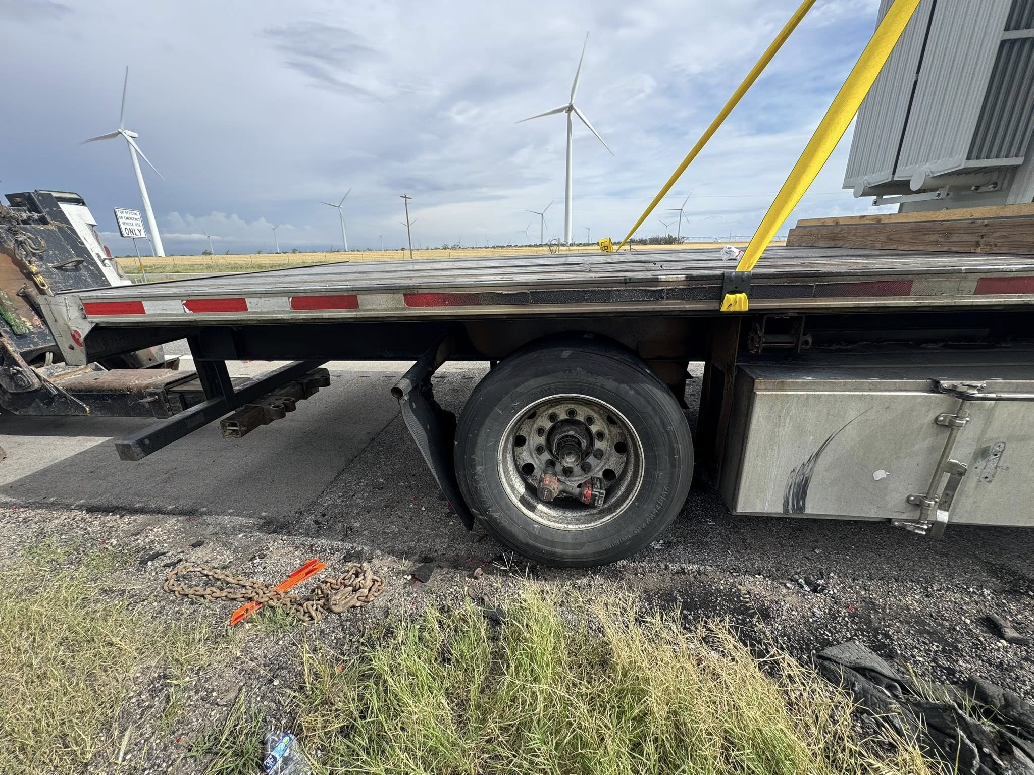 O'Bar recovery scene with trailer and truck